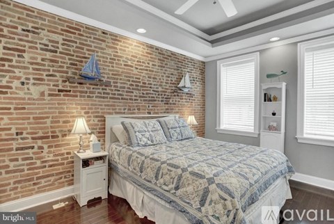 824 South Highland Avenue 3 Beds Apartment for Rent