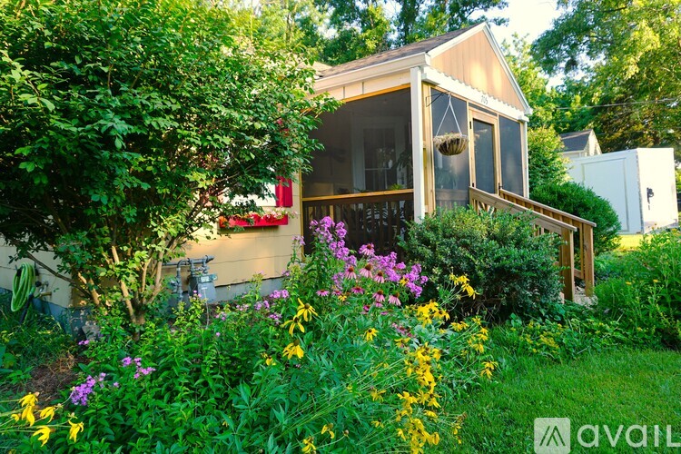 705 Independence St 3 Beds Single Family Home for Rent - Photo gallery 2
