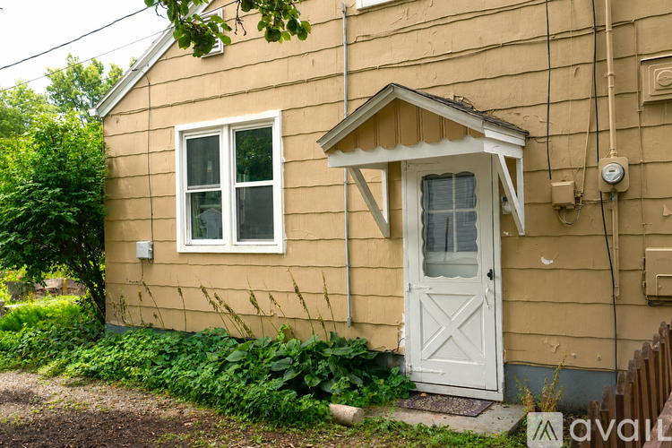 705 Independence St 3 Beds Single Family Home for Rent - Photo gallery 3