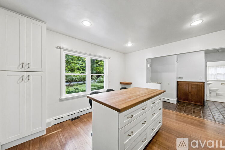 71 North Mill Road 5 Beds Single Family Home for Rent - Photo gallery 5