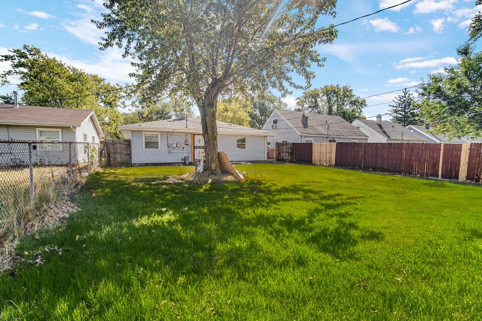 730 Clinton Street 3 Beds House for Rent - Photo gallery 3