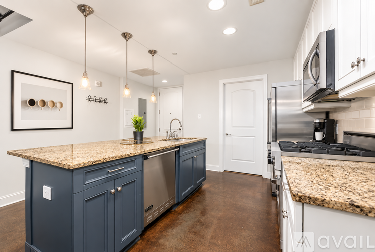 701 Royal Court 1 Condo for Rent - Photo gallery 2