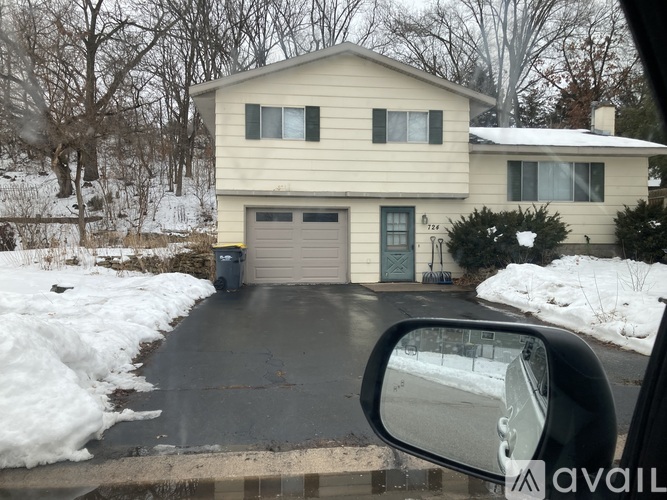 724 Juniper St 3 Beds Single Family Home for Rent - Photo gallery 2