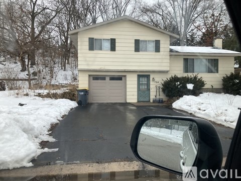 724 Juniper St 3 Beds Apartment for Rent
