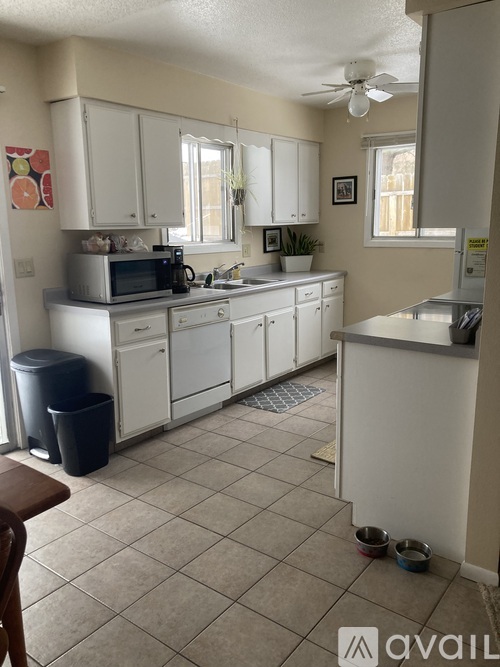 724 Juniper St 3 Beds Single Family Home for Rent - Photo gallery 4