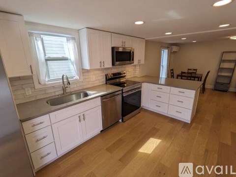 29 Woodrow Ave 2 Beds Apartment for Rent