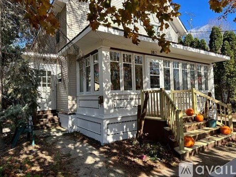 1012 Lincoln Ave 2 Beds Apartment for Rent