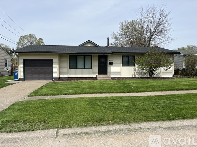 1209 8th Avenue 3 Beds Single Family Home for Rent - Photo gallery 2