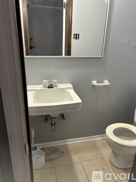 430 Dorsett Ave 2 Beds Apartment for Rent