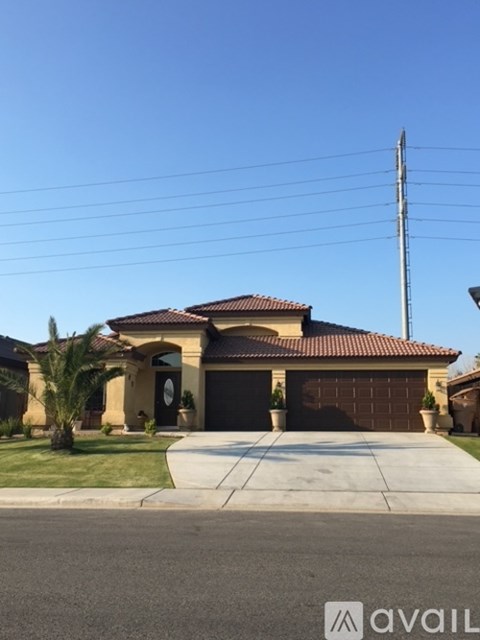 9512 Whitman Avenue 4 Beds Apartment for Rent