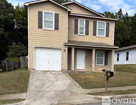 143 Dormont Drive Northeast 3 Beds Apartment for Rent