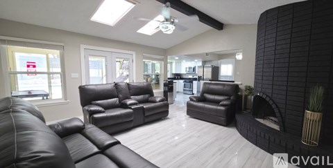 6932 Orizaba Avenue 5 Beds Apartment for Rent