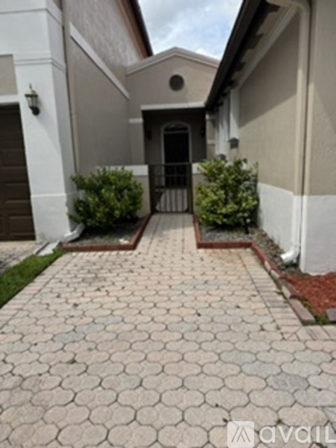 14312 Northwest 83Rd PL 2 Beds Apartment for Rent