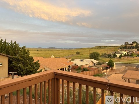 4921 N Reavis Dr 3 Beds Apartment for Rent