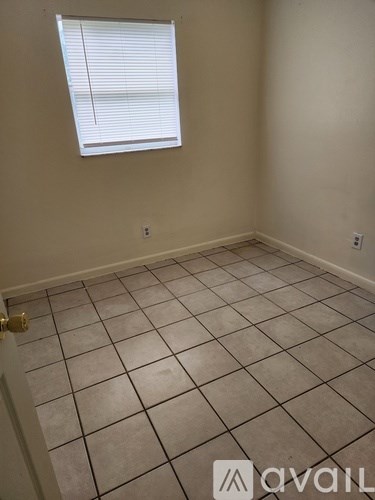 226 North Thompson Road 3 Beds Apartment for Rent