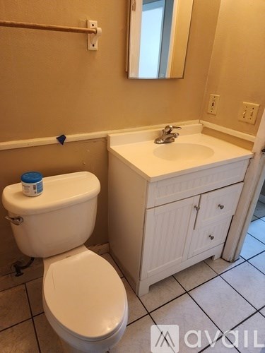 226 North Thompson Road 3 Beds Apartment for Rent