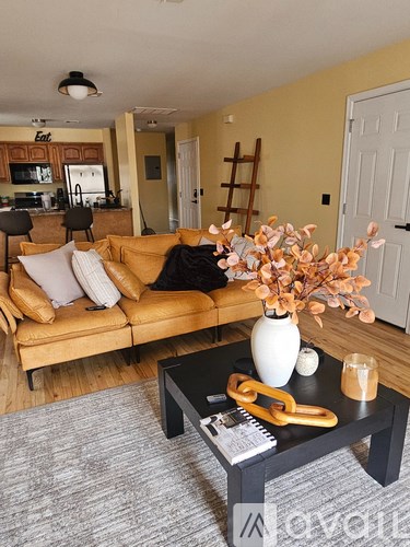 Orient Avenue 2 Beds Apartment for Rent