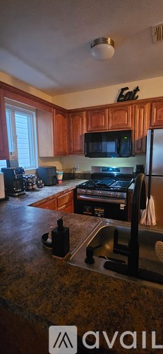 Orient Avenue 2 Beds Apartment for Rent