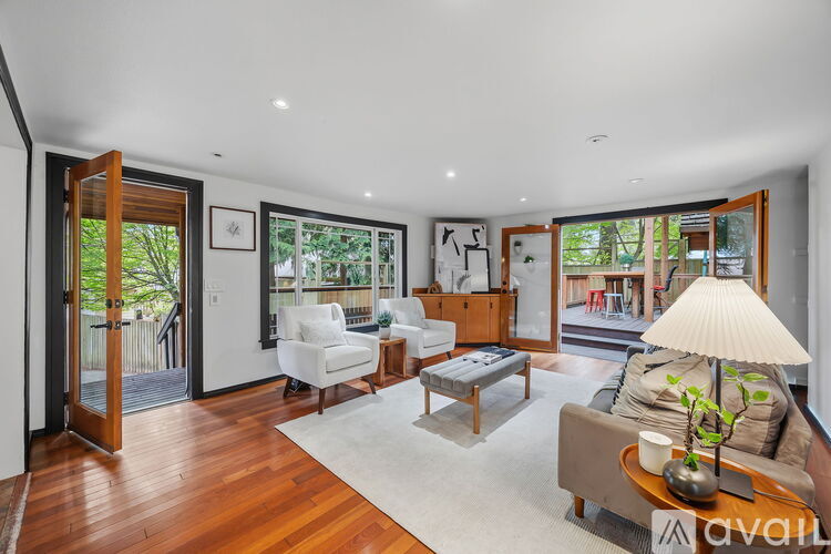 15749 Wallingford Avenue North 3 Beds Single Family Home for Rent - Photo gallery 2