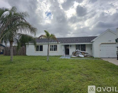 458 Southwest Bridgeport Drive 3 Beds Apartment for Rent