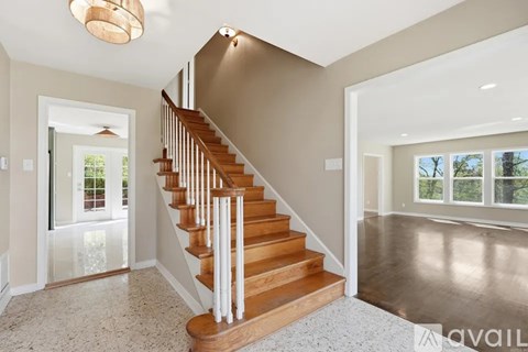 1 Van Lee Drive 4 Beds Apartment for Rent