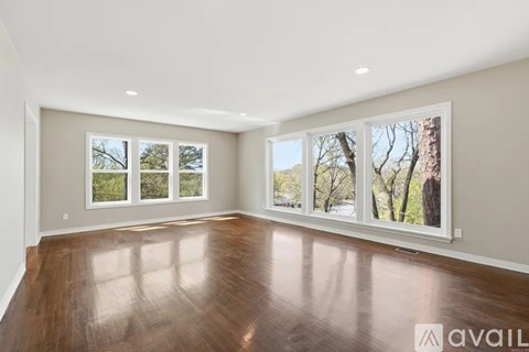 1 Van Lee Drive 4 Beds Apartment for Rent