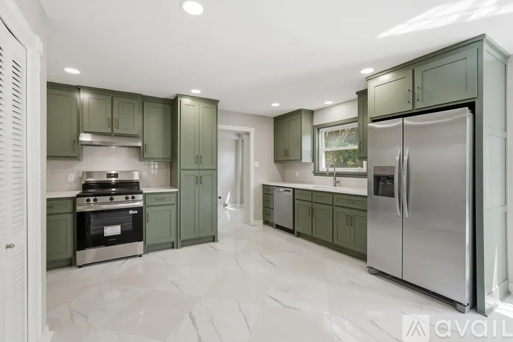 1 Van Lee Drive 4 Beds Single Family Home for Rent - Photo gallery 5