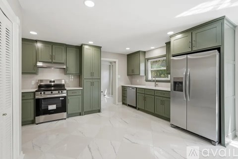1 Van Lee Drive 4 Beds Apartment for Rent