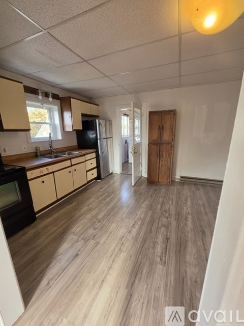 757 Spruce St 2 Beds Apartment for Rent