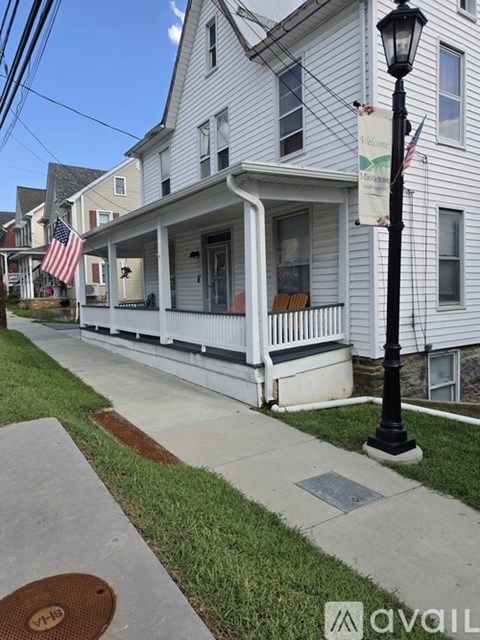 306 W Main St 2 Beds Apartment for Rent