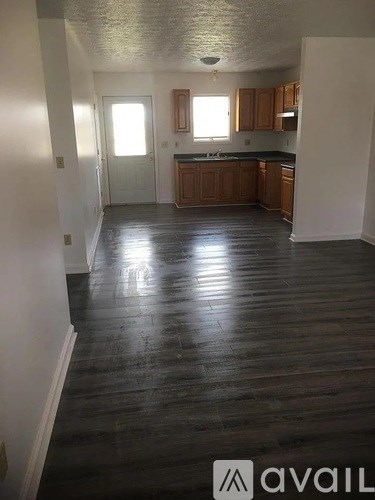 142 Russell Rd 2 Beds Apartment for Rent
