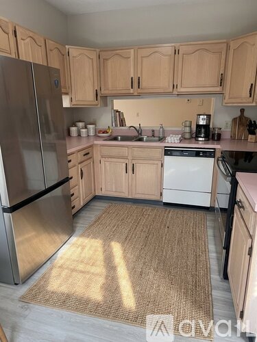 142 Van Zandt Ave 2 Beds Apartment for Rent - Photo gallery 5