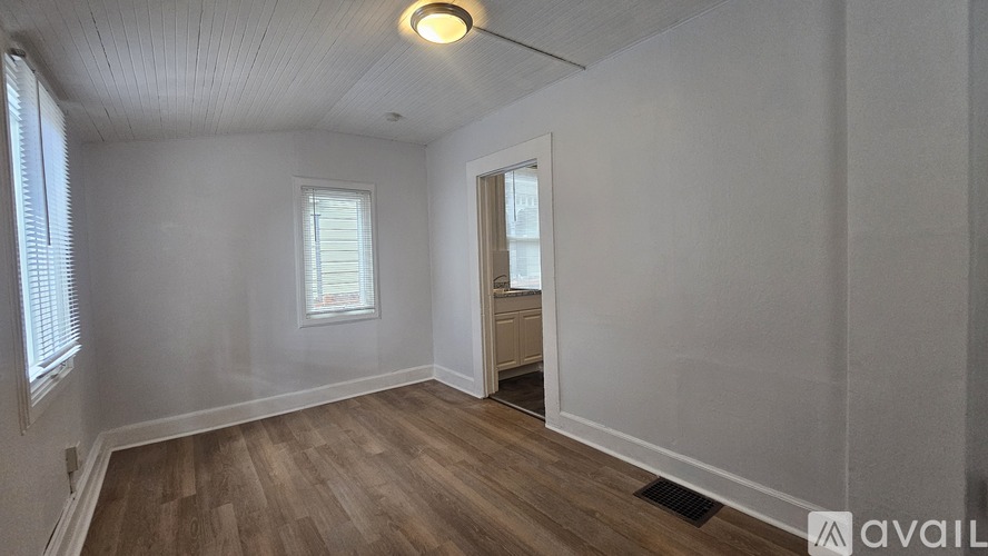 658 E 3rd Ave 1 Apartment for Rent - Photo gallery 4