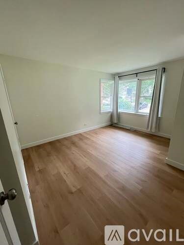 127 South Forest Avenue 3 Beds Apartment for Rent