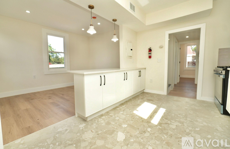 470 14th Ave 3 Beds Apartment for Rent - Photo gallery 2
