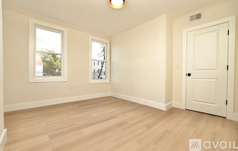 470 14Th Ave 3 Beds Apartment for Rent