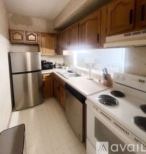 142 Van Zandt Ave 1 Apartment for Rent
