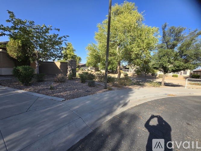 16868 West Roosevelt Street 4 Beds Single Family Home for Rent - Photo gallery 2