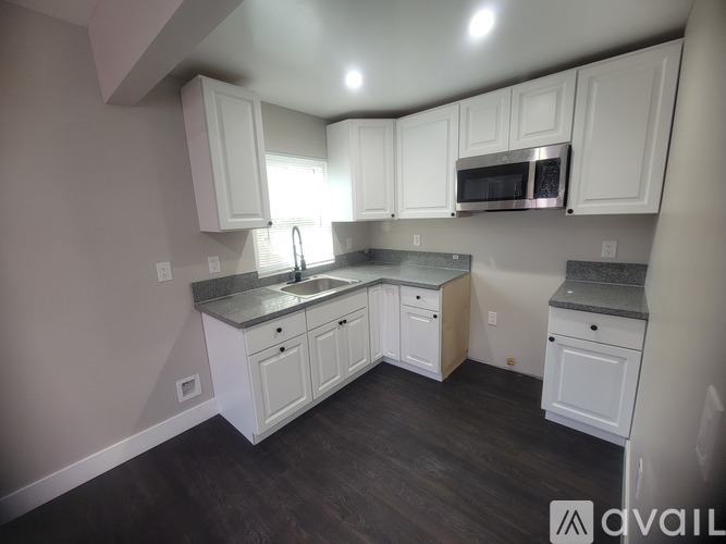 821 S Van Ness Ave 2 Beds Apartment for Rent - Photo gallery 1