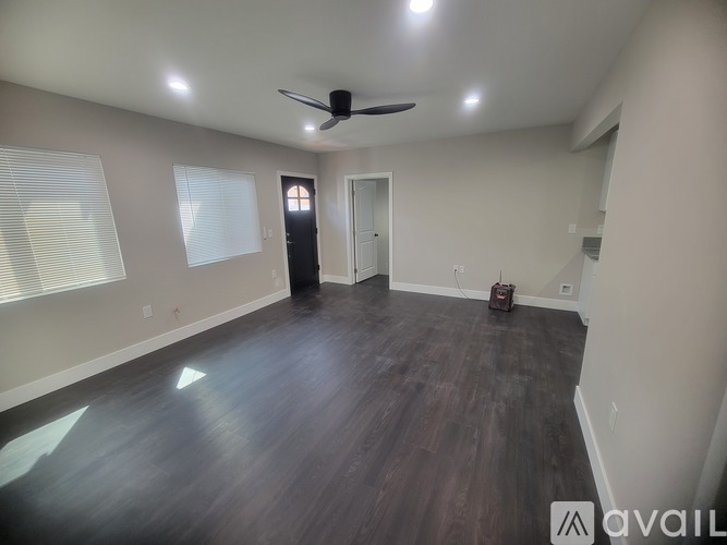 821 S Van Ness Ave 2 Beds Apartment for Rent - Photo gallery 5