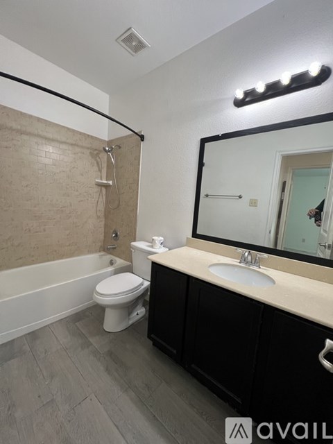 205 Elm Grove 3 Beds Apartment for Rent