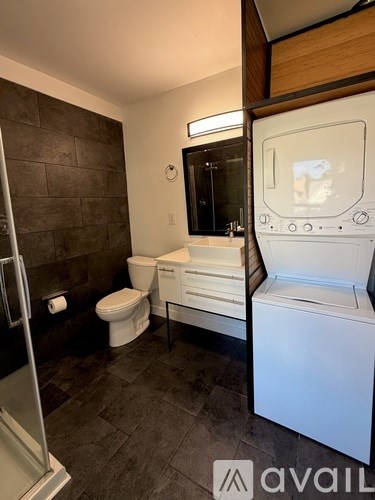 711 Edgewater Avenue 2 Beds Apartment for Rent