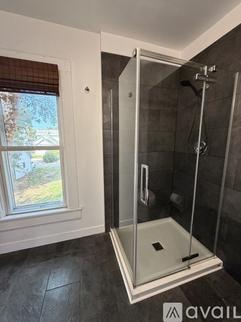 711 Edgewater Avenue 2 Beds Apartment for Rent