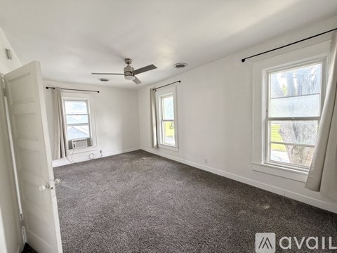 711 Edgewater Avenue 2 Beds Apartment for Rent