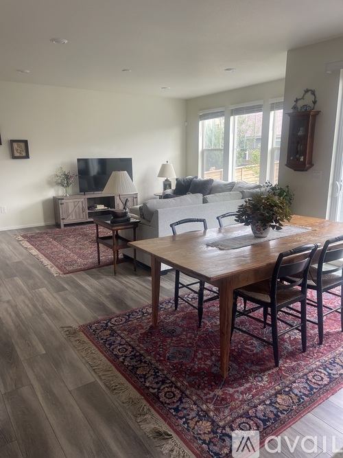 2921 Reliant Street 4 Beds Single Family Home for Rent - Photo gallery 5