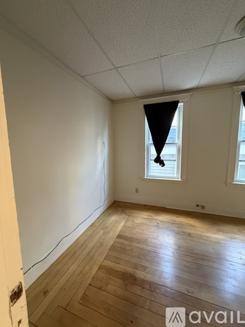12 Dolphin Avenue 3 Beds Apartment for Rent
