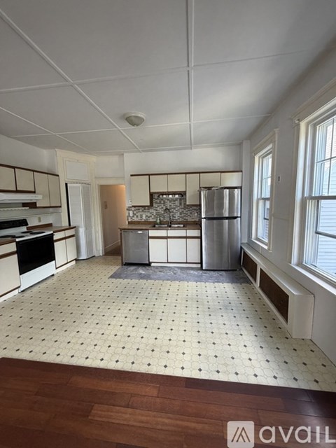 12 Dolphin Avenue 3 Beds Apartment for Rent