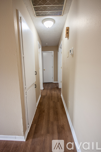1704 Laura Ln 4 Beds Single Family Home for Rent - Photo gallery 5