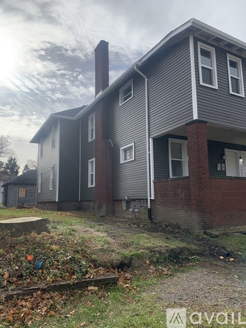535 East Oxford Street 3 Beds Apartment for Rent