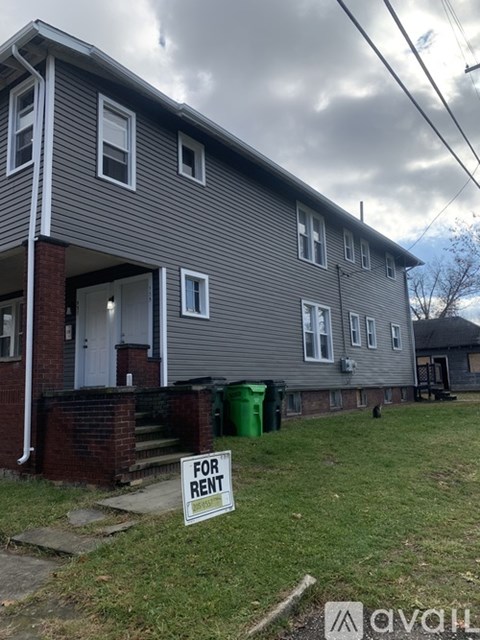 535 East Oxford Street 3 Beds Apartment for Rent